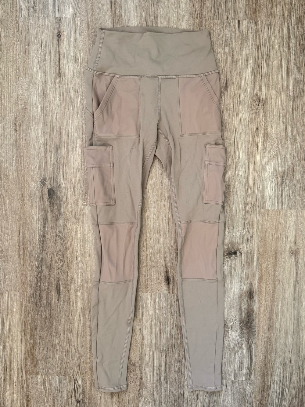 ALO Yoga high-waist cargo leggings